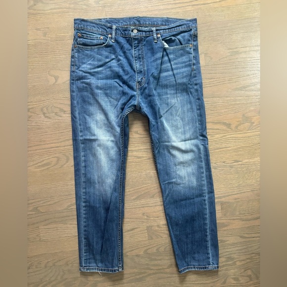 Levi's Other - Levi's 522 Slim Taper men’s size W38 L30
Discontinued style